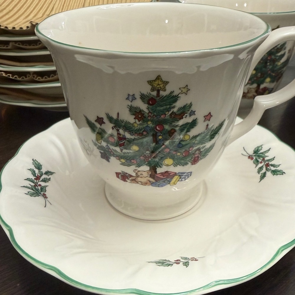 Nikko Happy Holidays Christmas Tree Tea Cup and Saucer Set Japan Fine China‎